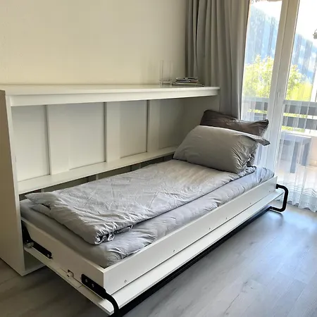 Family Friendly Duplex With Free Parking