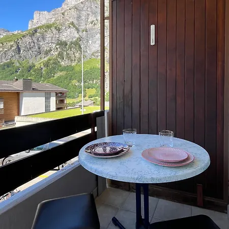 Family Friendly Duplex With Free Parking Lägenhet