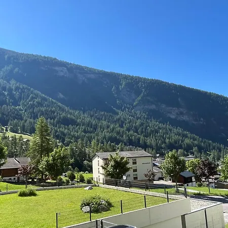 Lägenhet Family Friendly Duplex With Free Parking
