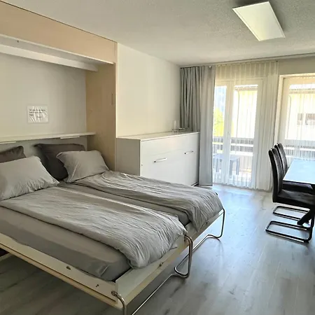 Family Friendly Duplex With Free Parking