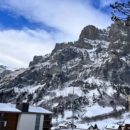 Family Friendly Duplex With Free Parking