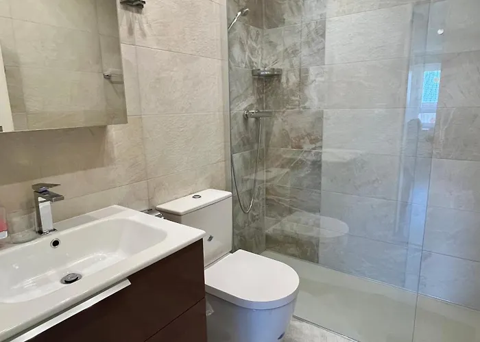 Family Friendly Duplex With Free Parking Apartamento *