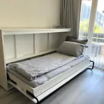 Family Friendly Duplex With Free Parking