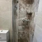 Family Friendly Duplex With Free Parking 公寓 *